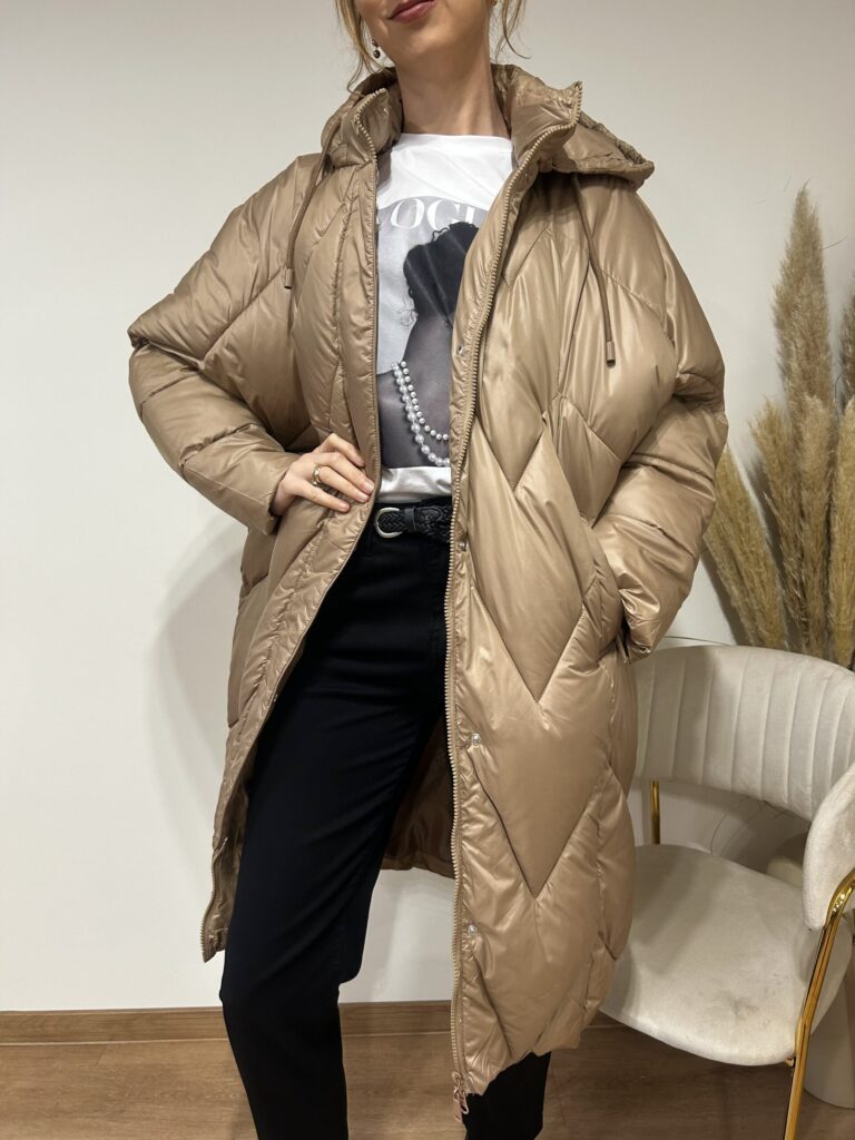 DŁUGA KURTKA PUCHOWA Z KAPTUREM