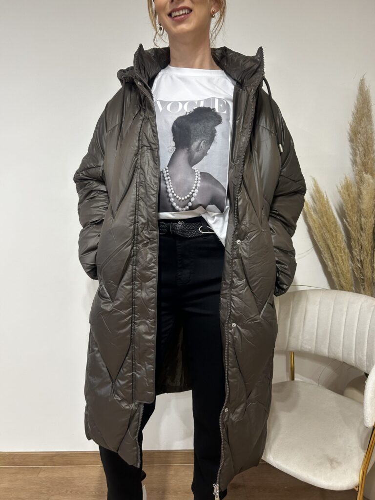 DŁUGA KURTKA PUCHOWA Z KAPTUREM