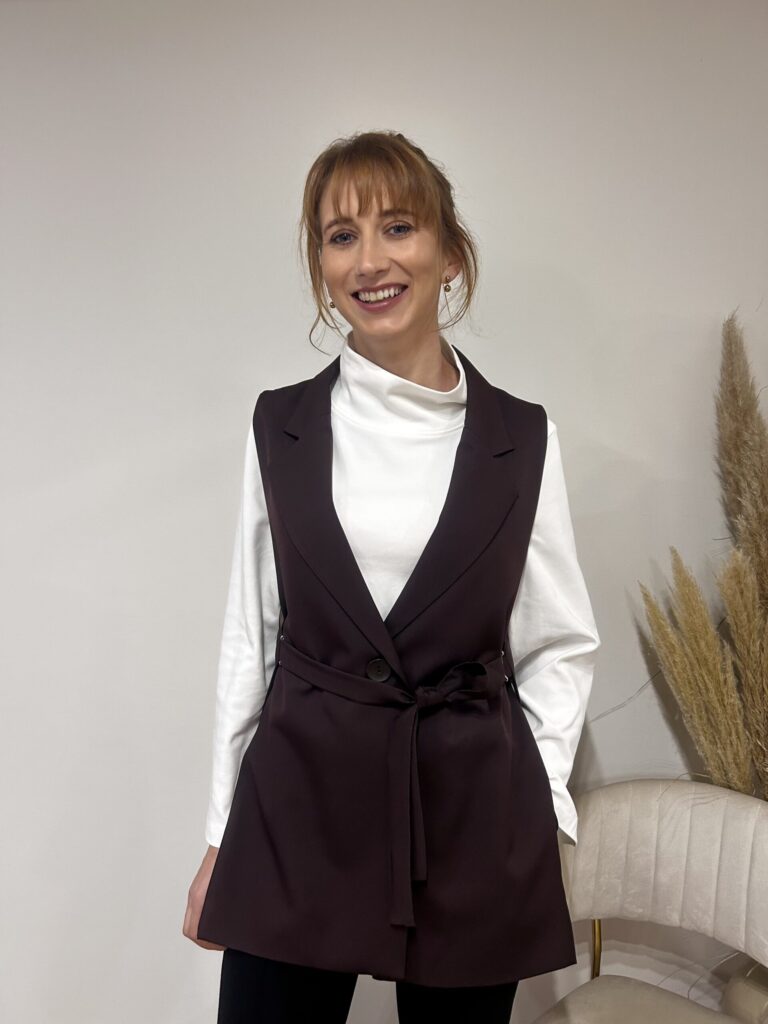 ELEGANCKA KAMIZELKA Z WIĄZANIEM