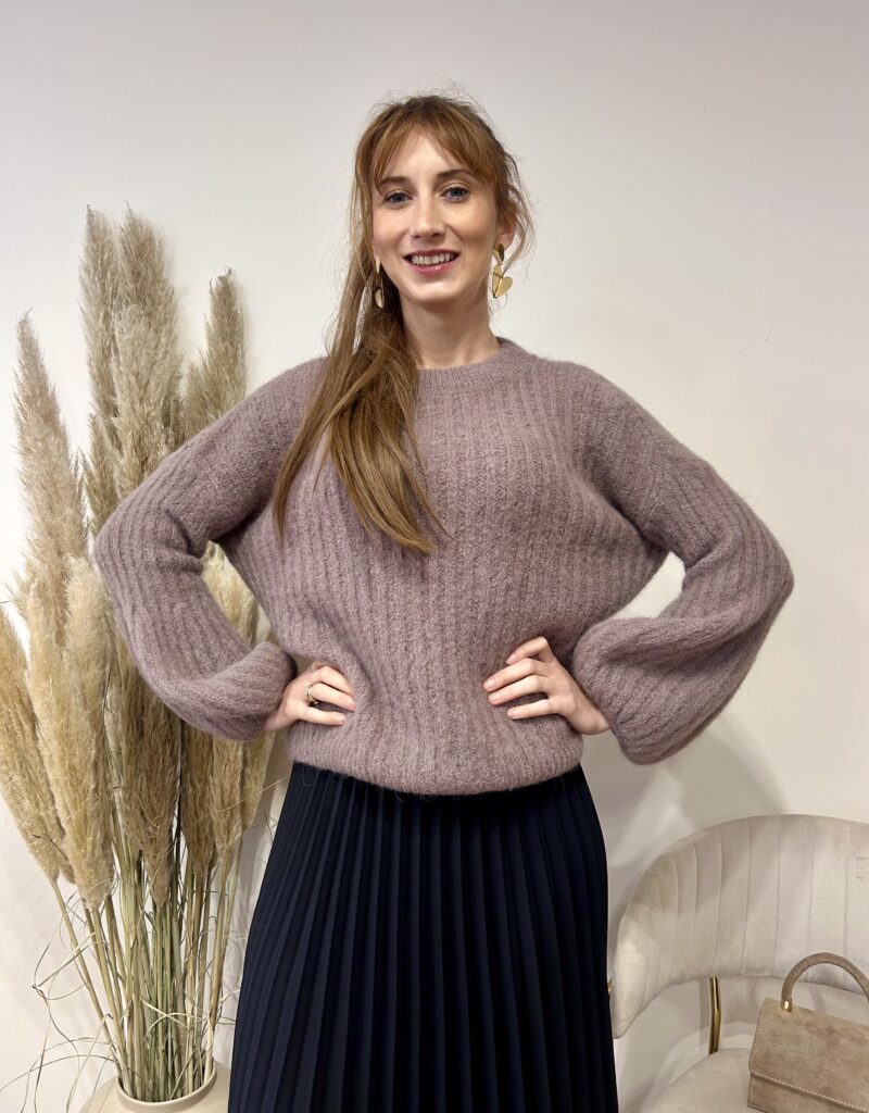 SWETER Z DZWONECZKOWYM RĘKAWEM Z ALPAKĄ PREMIUM