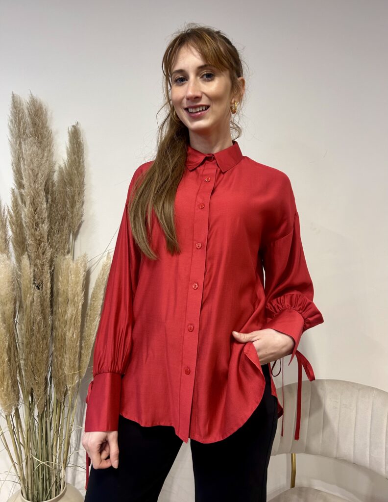 ELEGANCKA KOSZULA Z PIEKNYMI MANKIETAMI