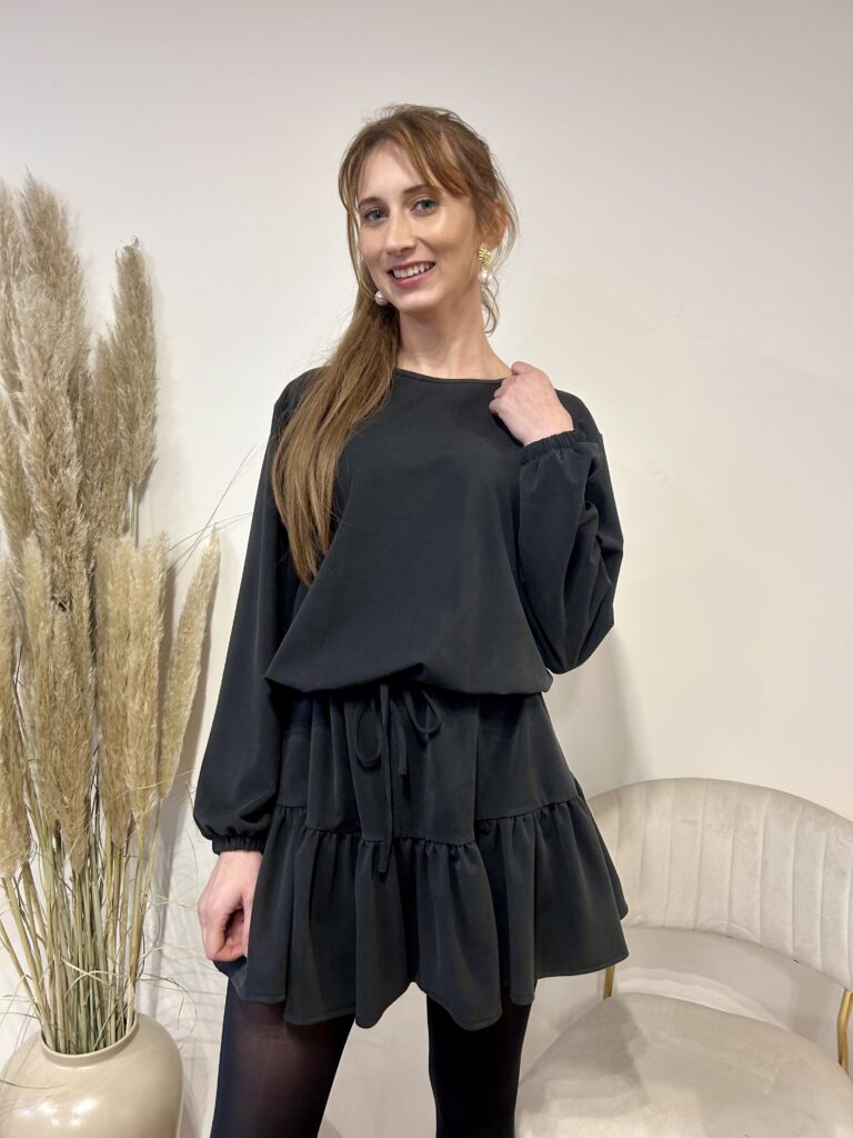 SUKIENKA Z WIAZANIEM W PASIE