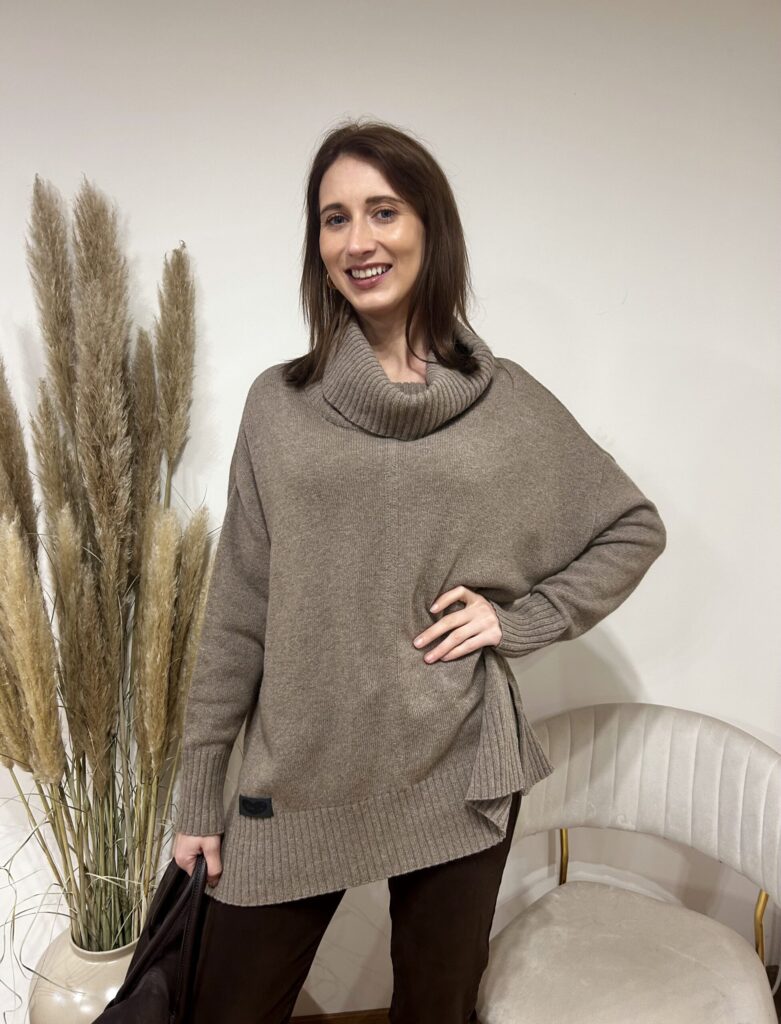 WEŁNIANY SWETER Z GOLFEM