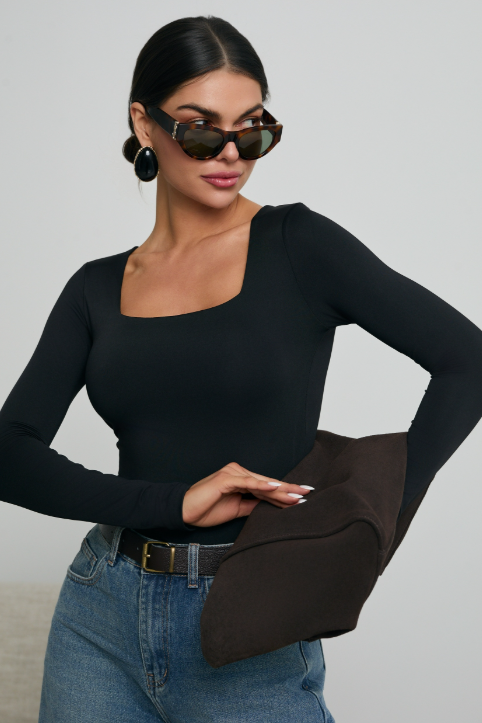 BODY Z DŁUGIM RĘKAWEM Z DEKOLTEM KARO