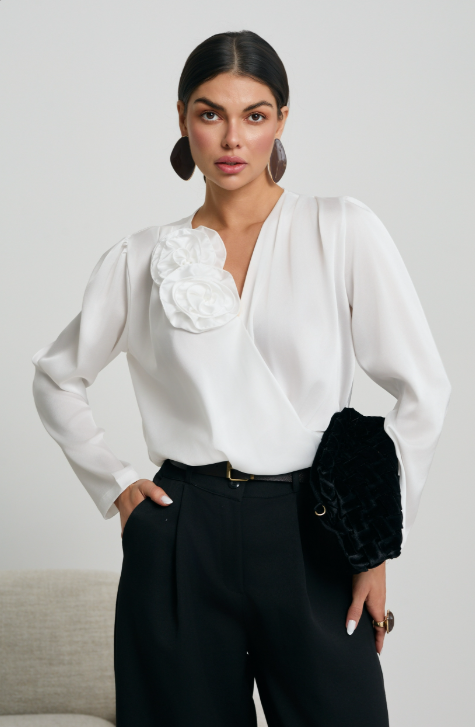 ELEGANCKA BLUZKA Z RÓŻAMI